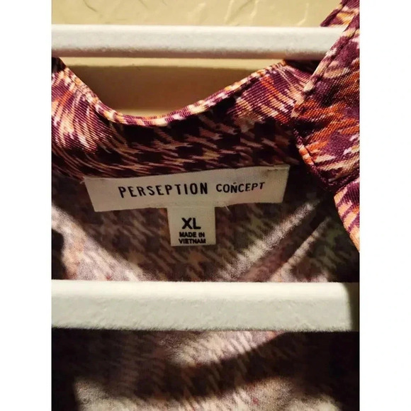 Perseption Concept sleeveless top - Picture 5 of 5